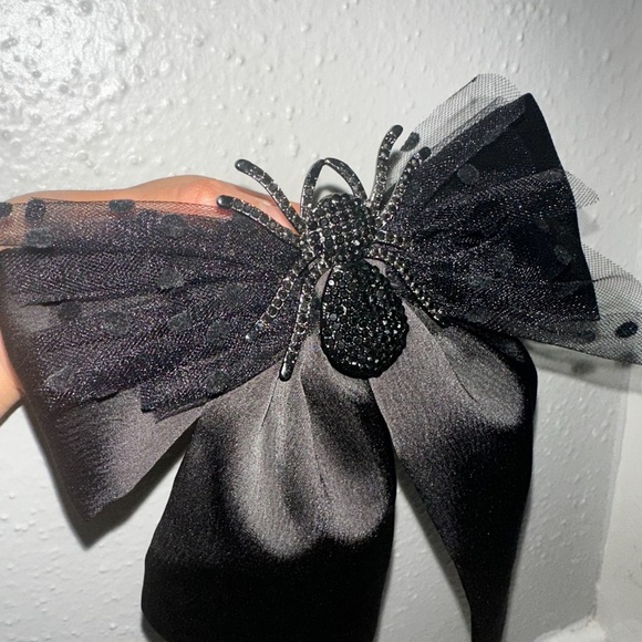 Black Satin & Tulle Bow spider hair clips - Picture 2 of 3